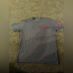 Under Armour Men's Charcoal and Red Tee